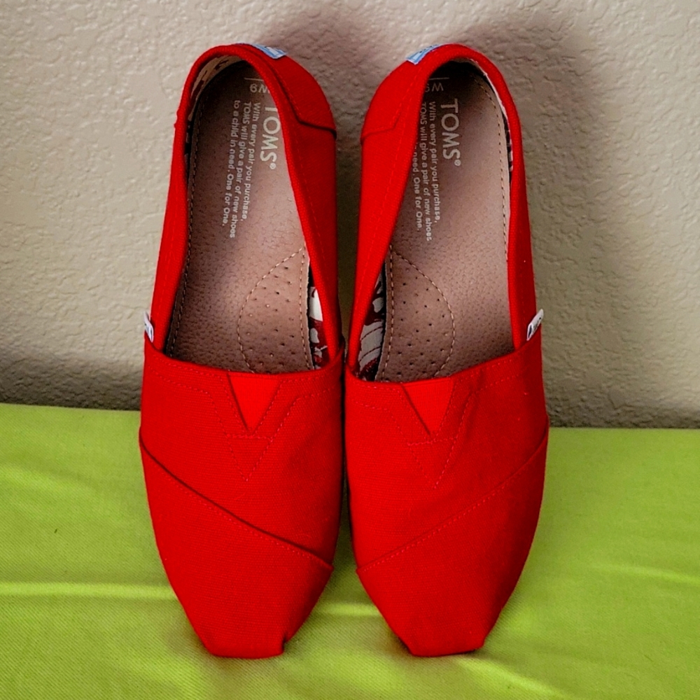 Toms